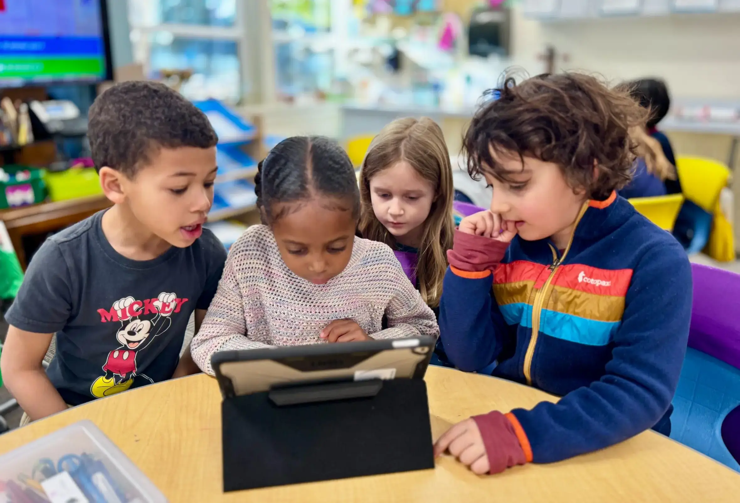 Four_1st_graders_working_on_iPad