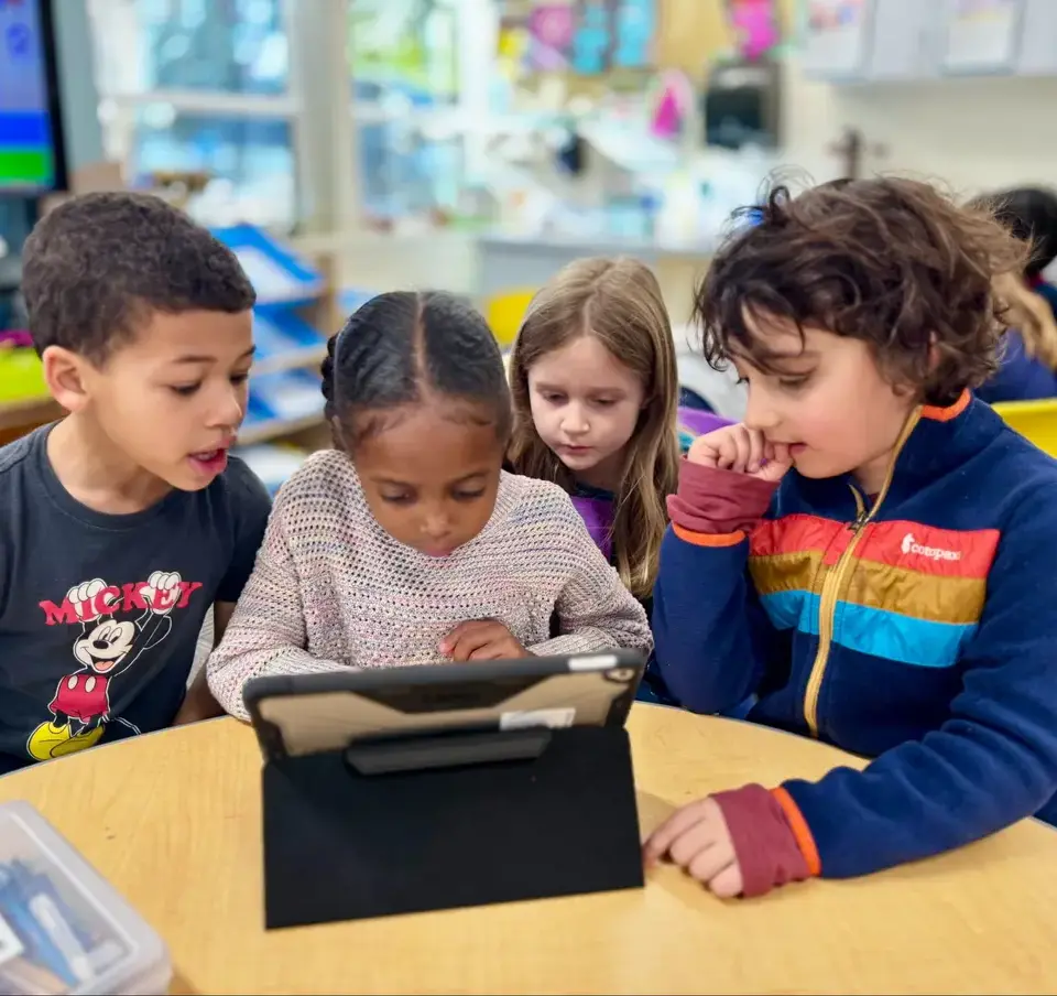 Four_1st_graders_working_on_iPad